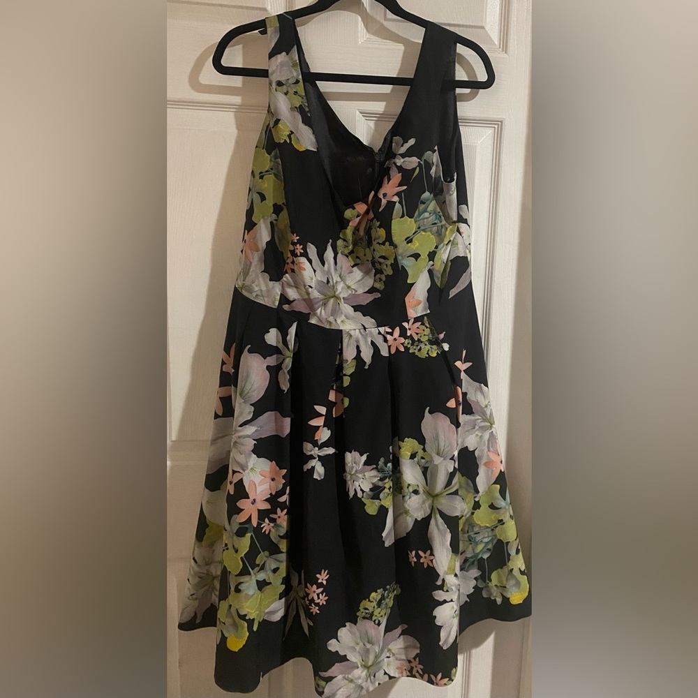 Colorful Clothing Rack - Picture 3 of 4